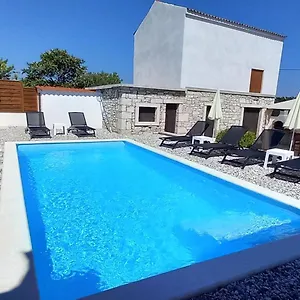 Latin Peruški
