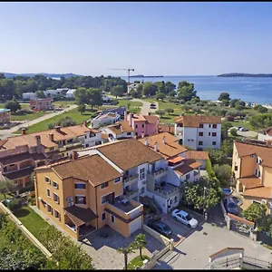 Mirjan 2000 , Fažana Kroatien